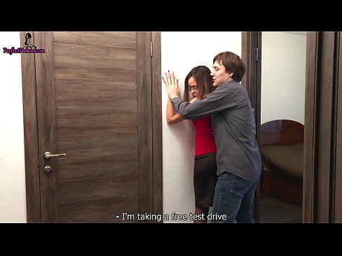 ❤️ I-Realtor e-Sexy idlala i-pussy kunye ne-Fucks ngelixa ithengisa igumbi layo-Krempai Amanyala asekhaya kuthi  ❌️❤